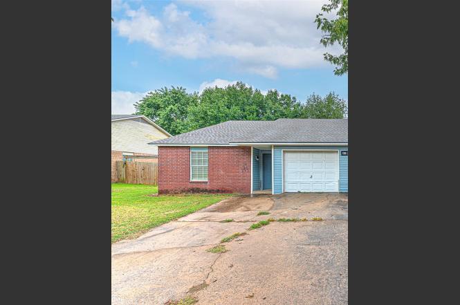 1389 N Boxley Ave