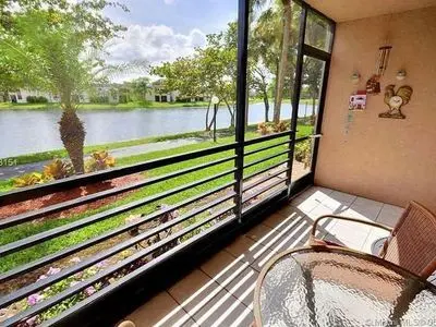901 Colony Point Cir