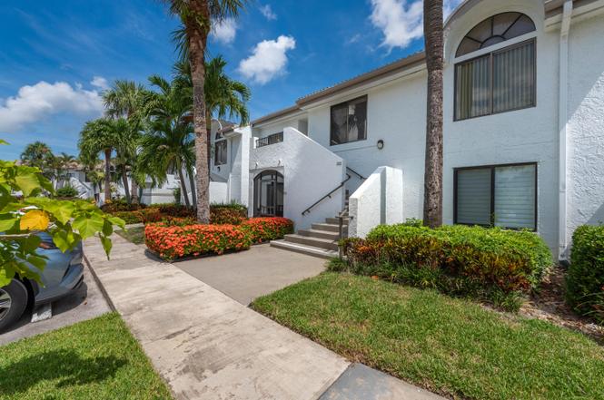 7689 Glendevon Ln #1807