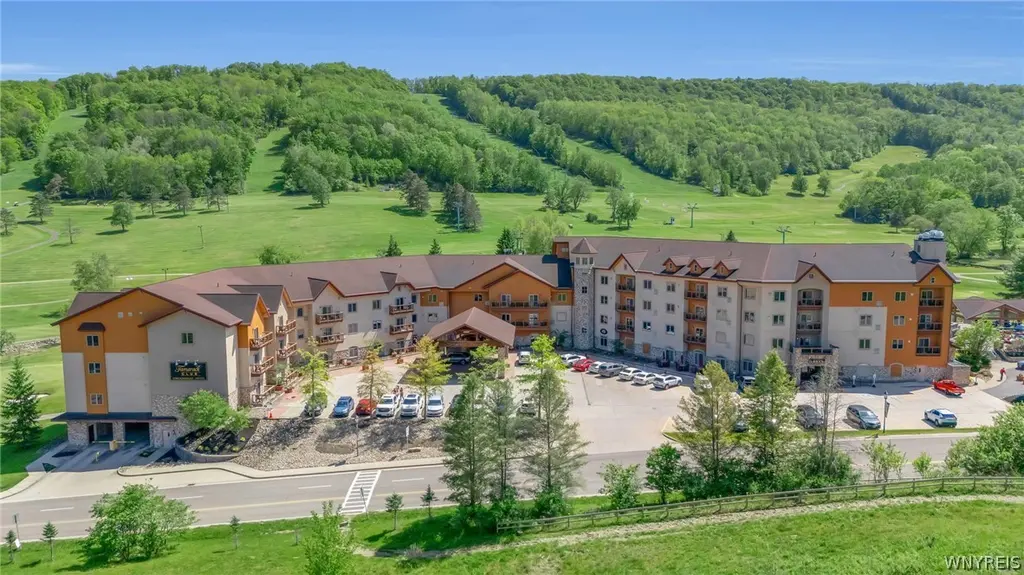 2 Tamarack Dr #318
