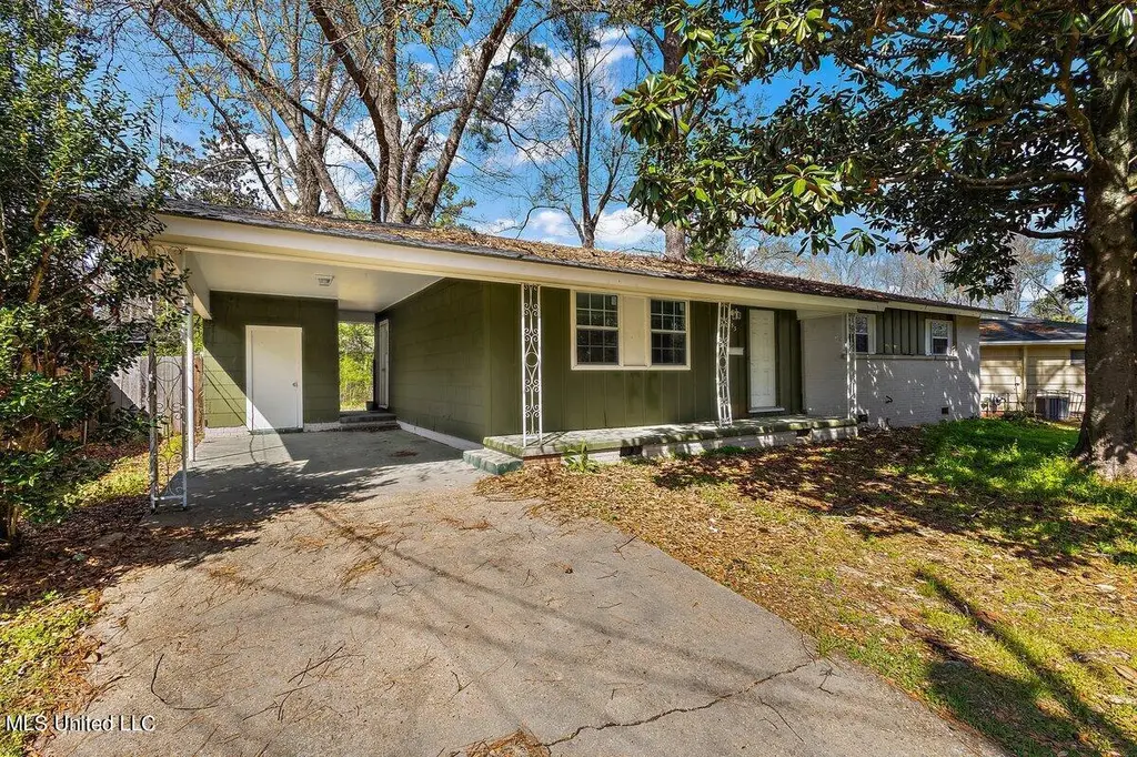 253 Rowland Ave