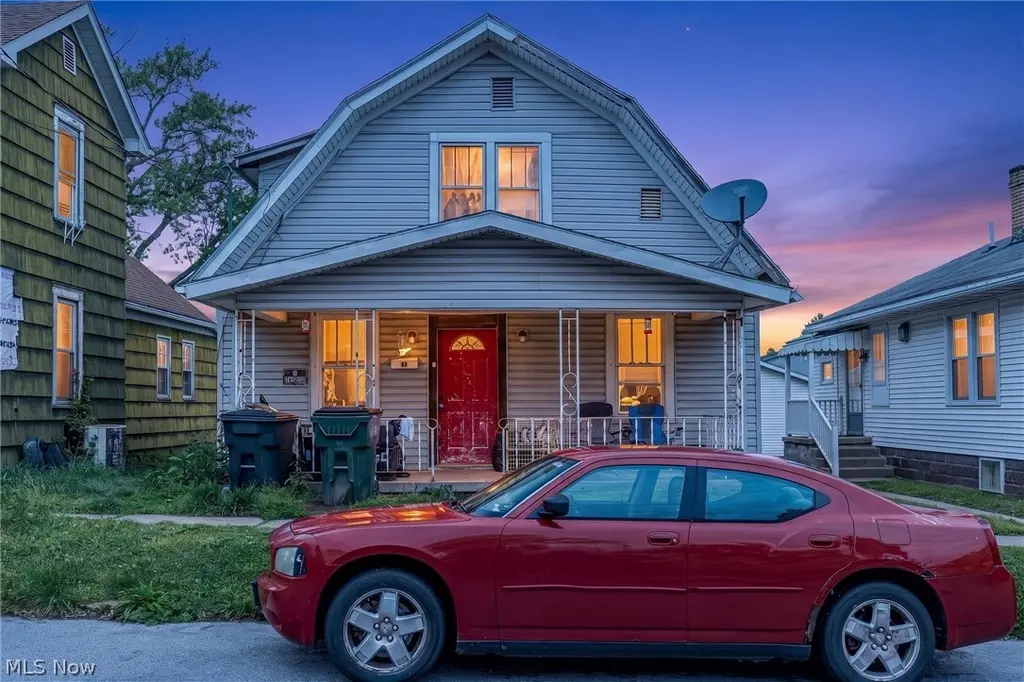 217 Hunts Ave