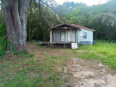 1400 Caffey Dr