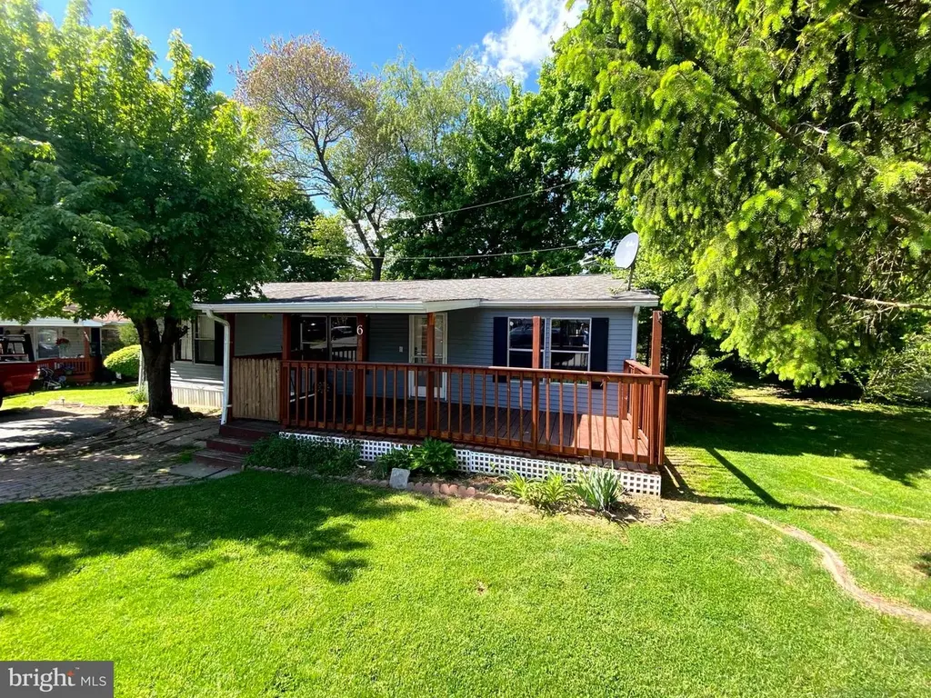 6 Londonderry Ct