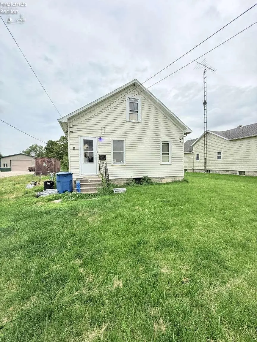 334 N Locust St