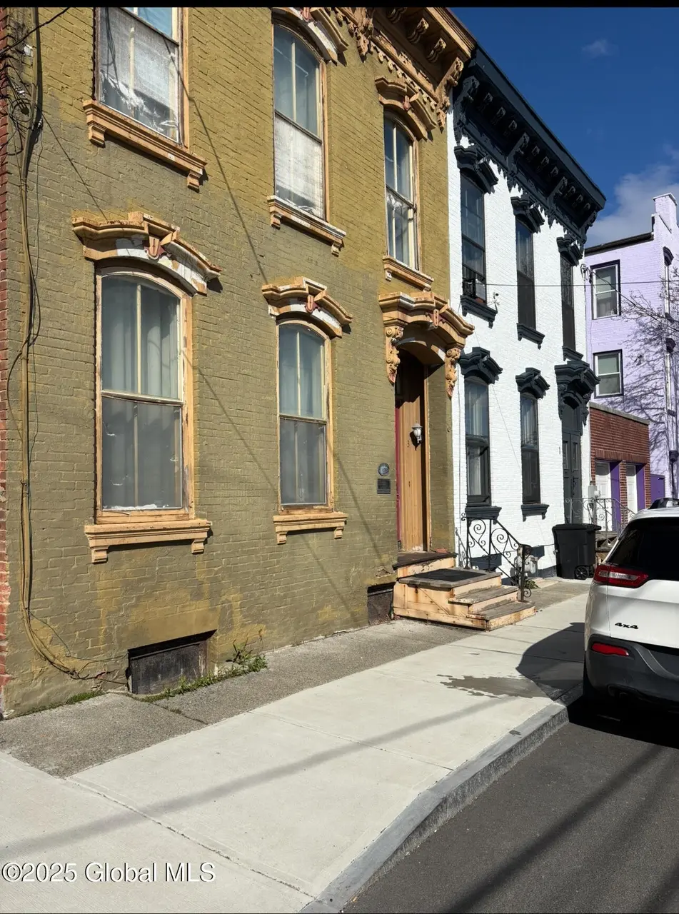 3 Osborne St