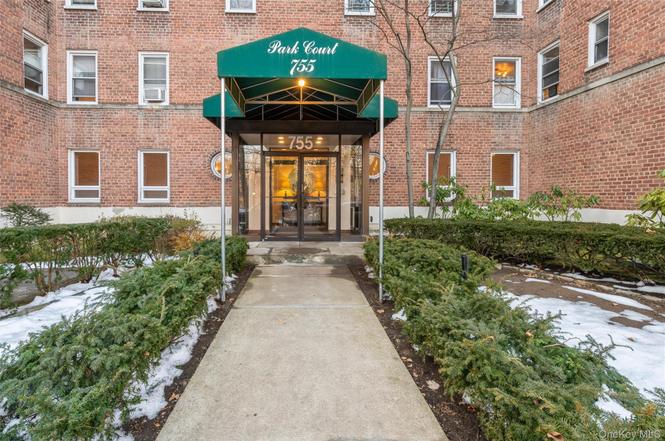 755 Bronx River Rd Unit 1C