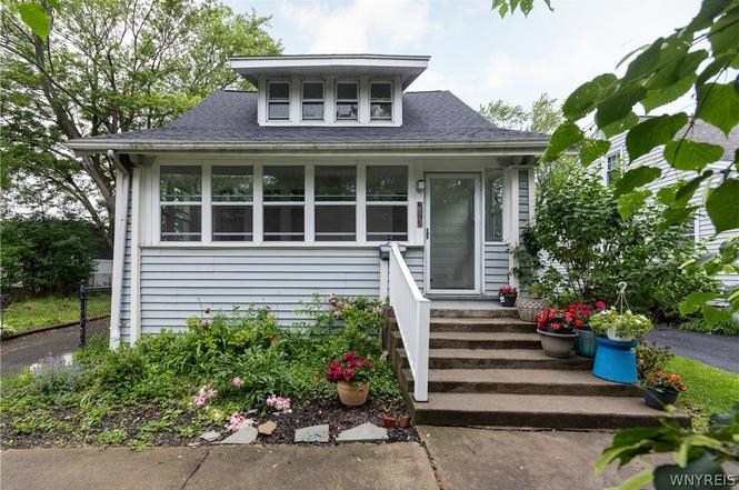 167 Royal Pkwy W