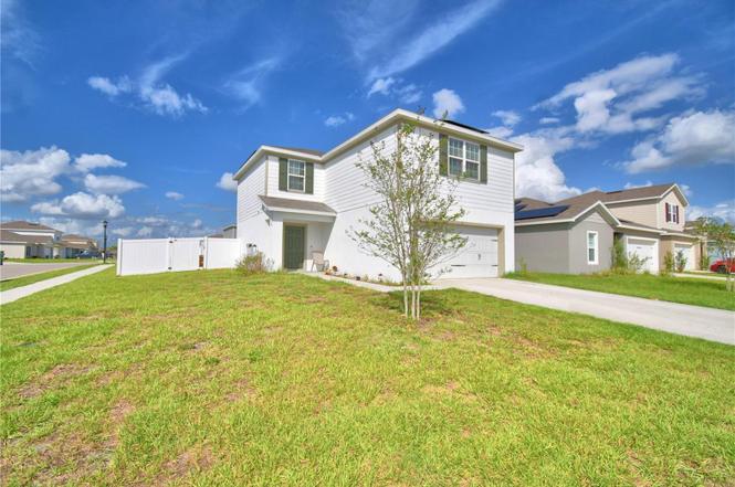 1533 Majestic Ln