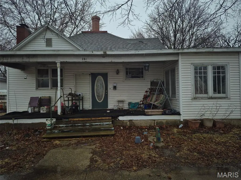 201 W North 4th St