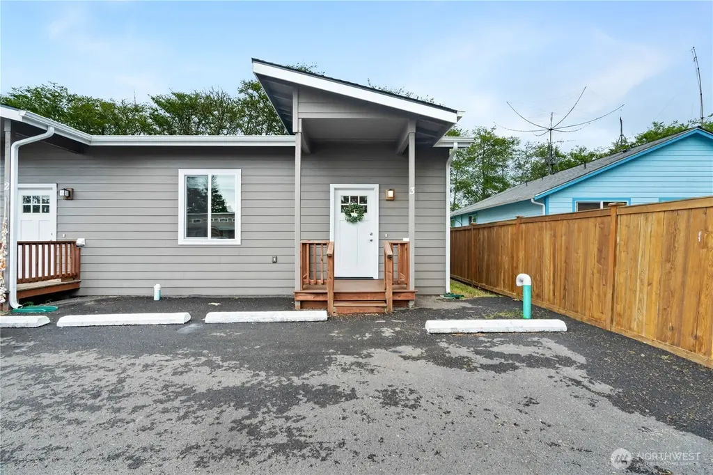 758 C Point Brown Ave SE