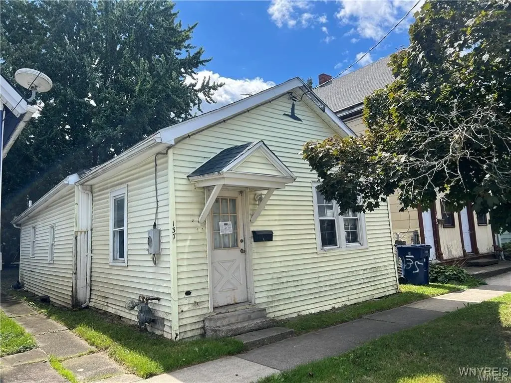 137 Farmer St