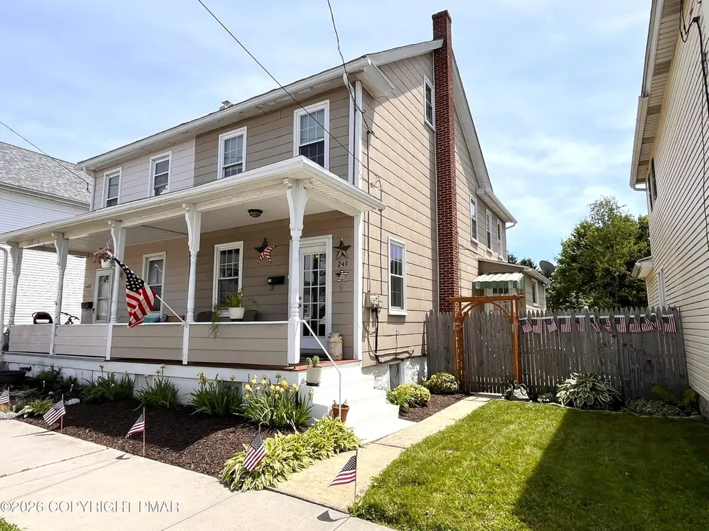 249 W White St