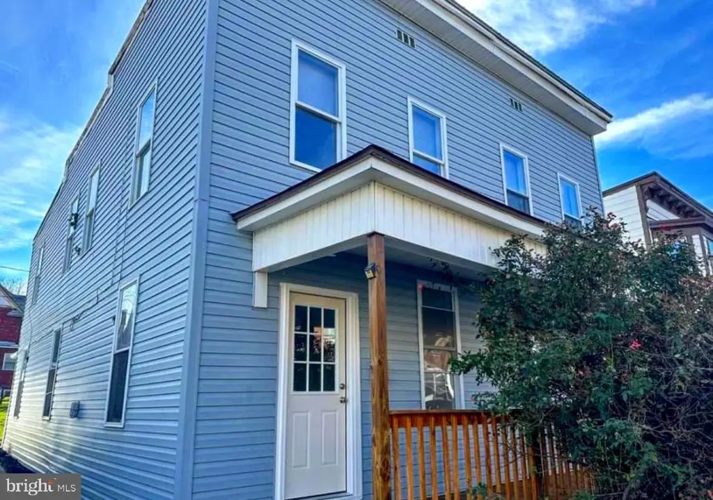 132 Arch St