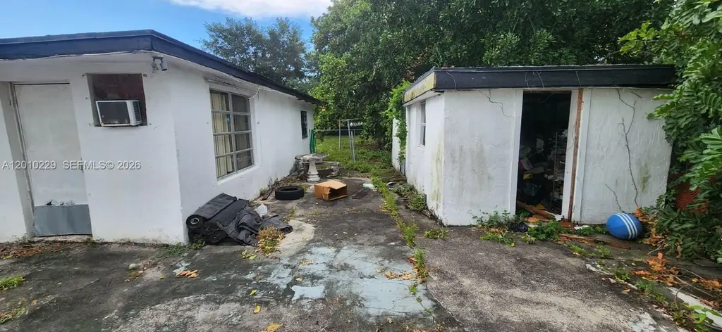 616 NW 20th St
