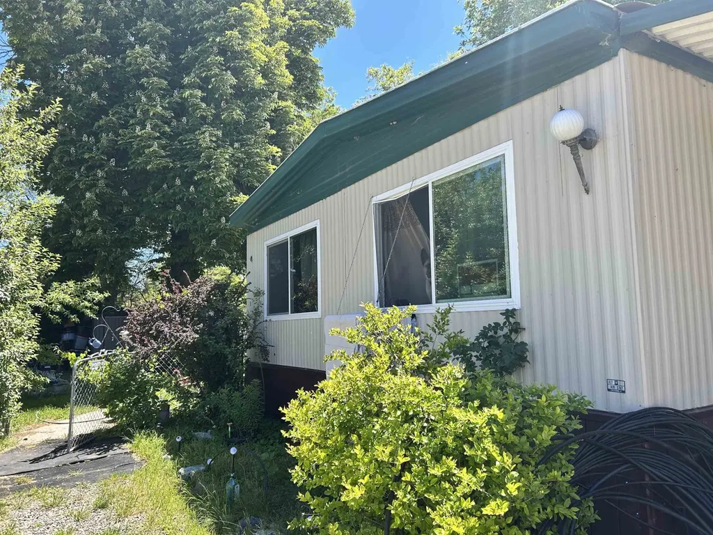 18625 Old Hwy 99 Space #9