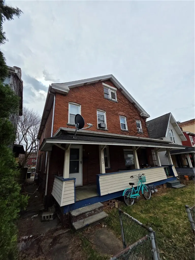 33 Wood St