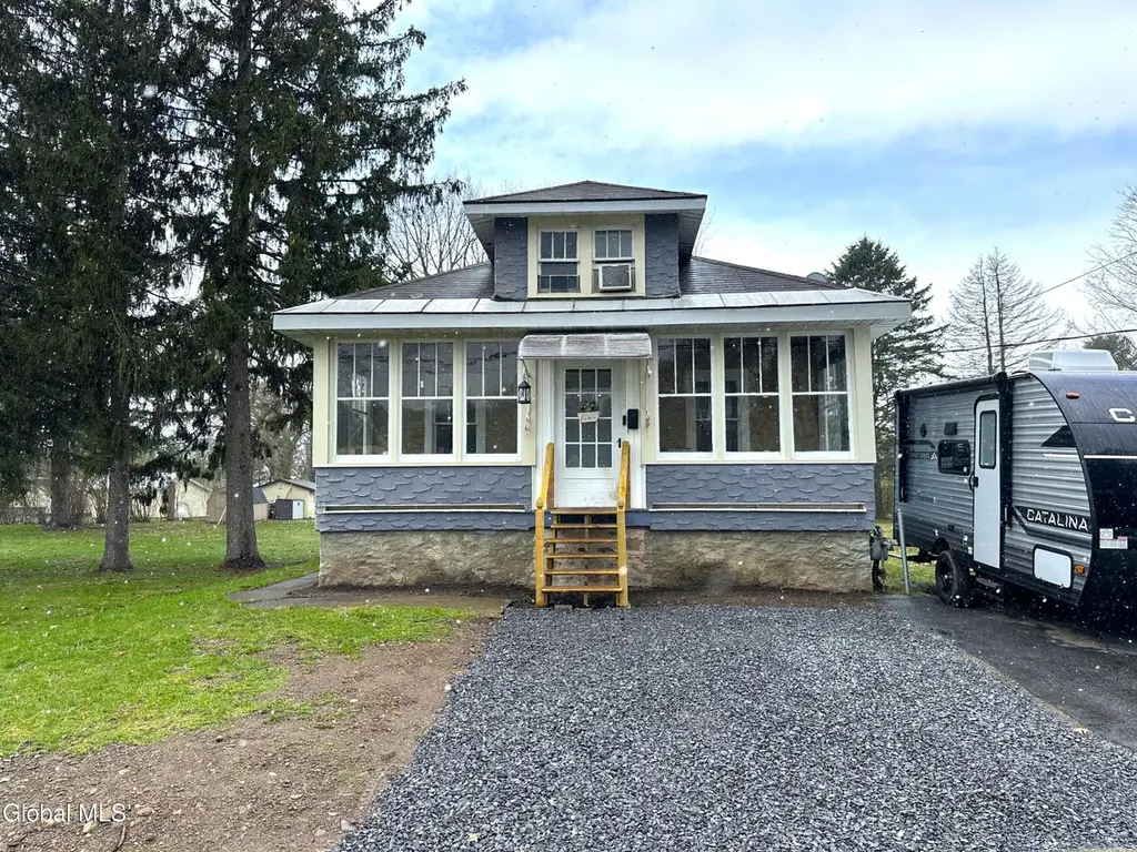 348 Fourth Ave