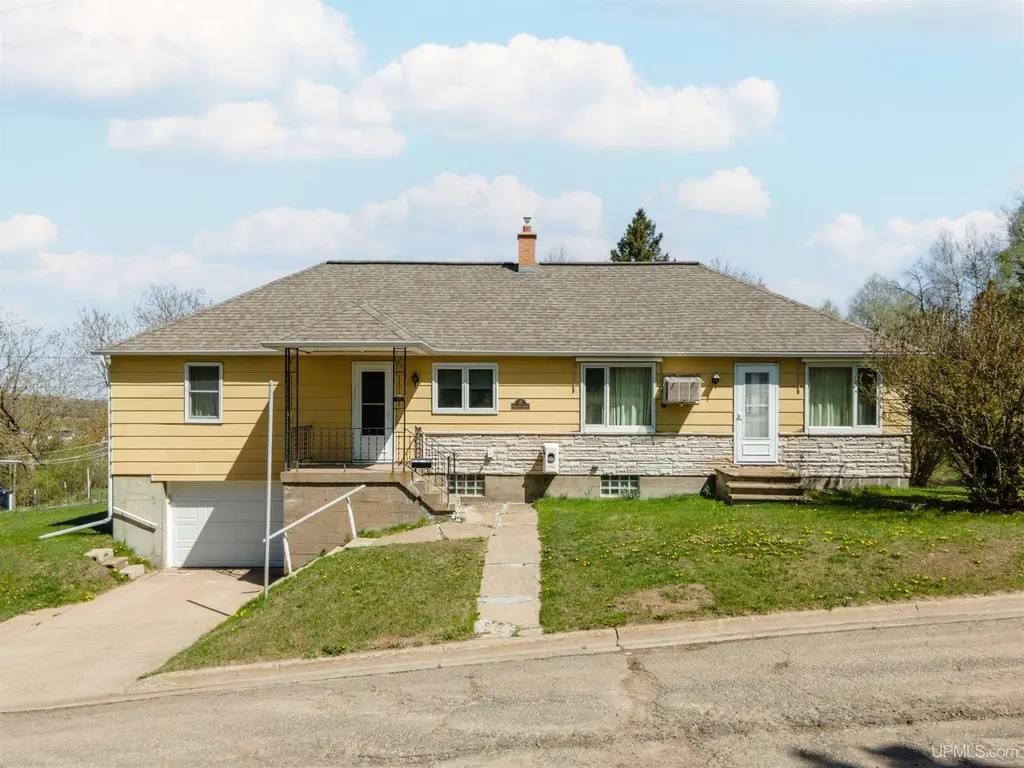 37 N Washington Ave