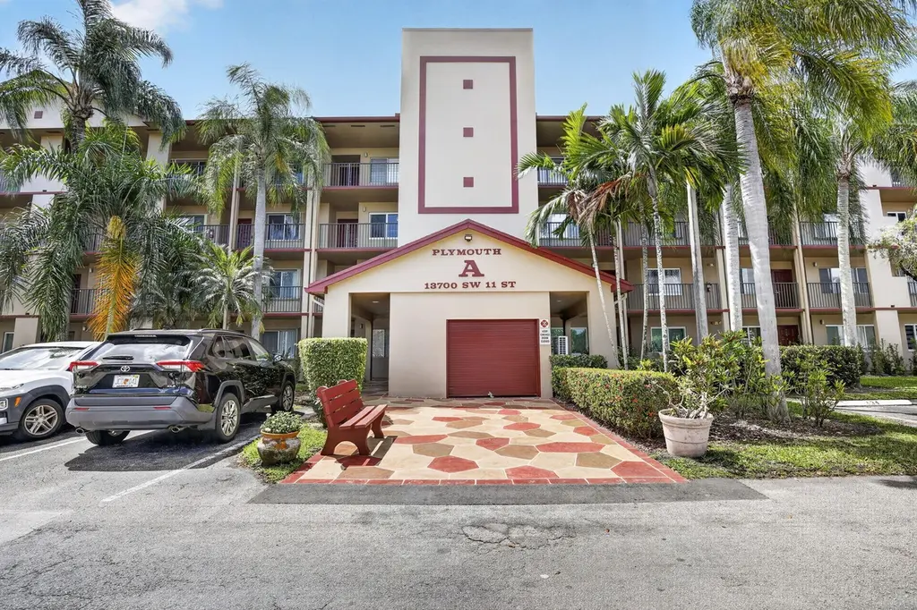 13700 SW 11th St Unit 201a