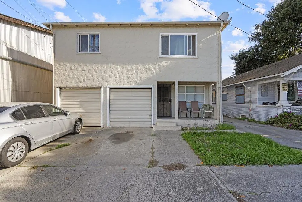 713 Sally St