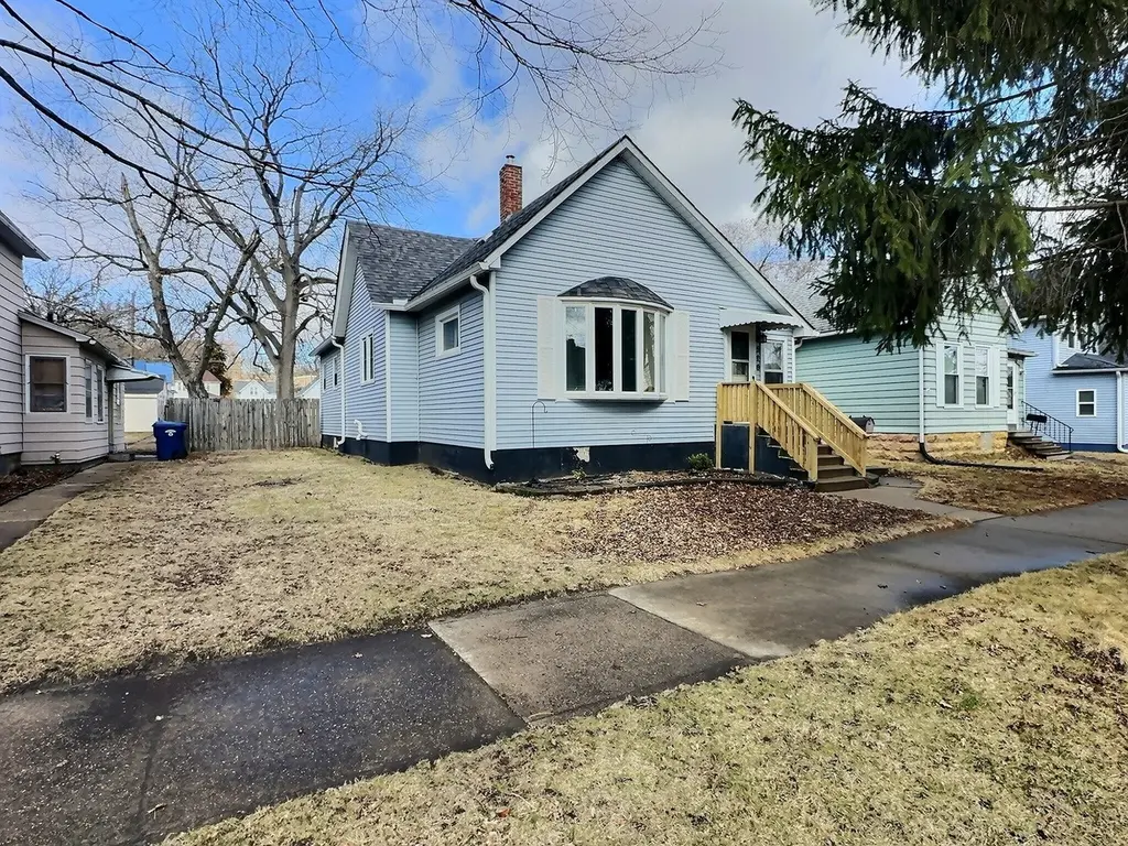 516 5th Ave N