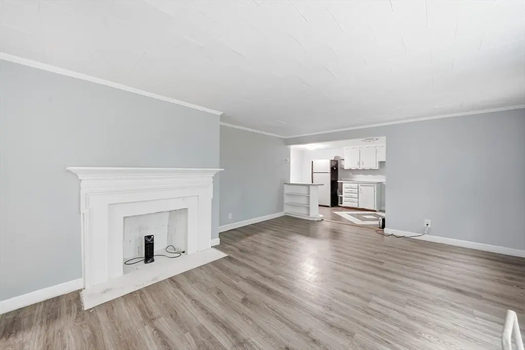 253 Lexington St