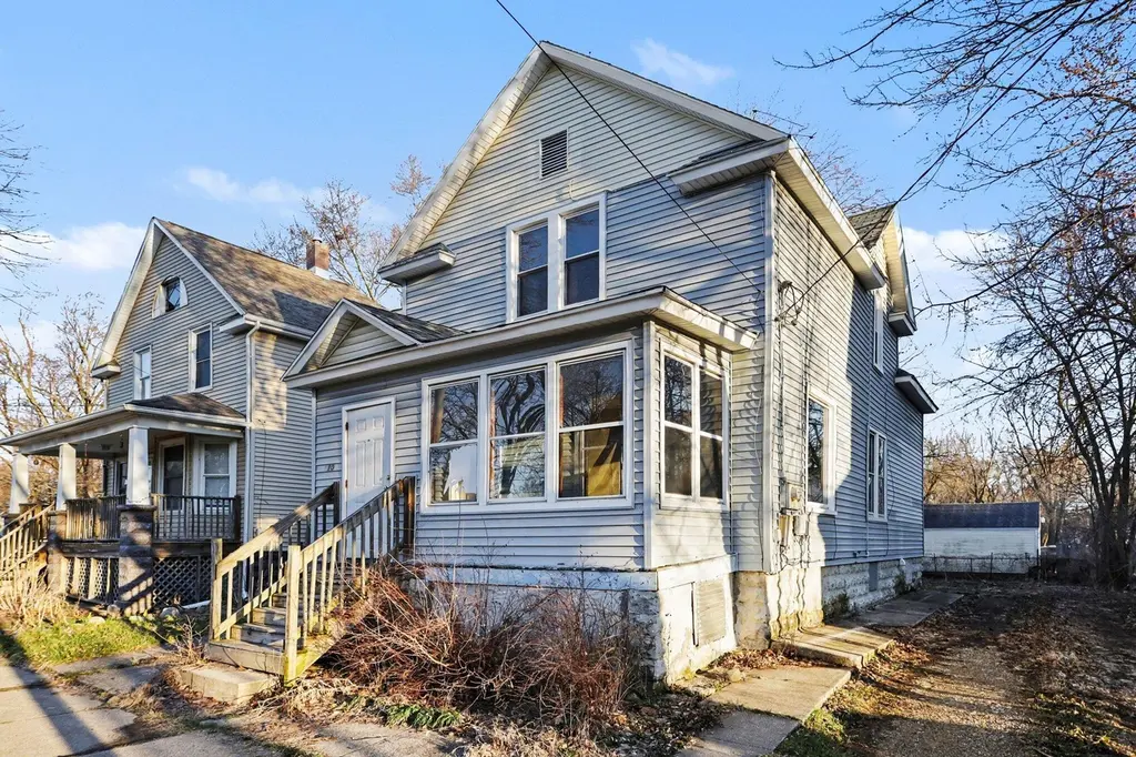 410 W Paterson St