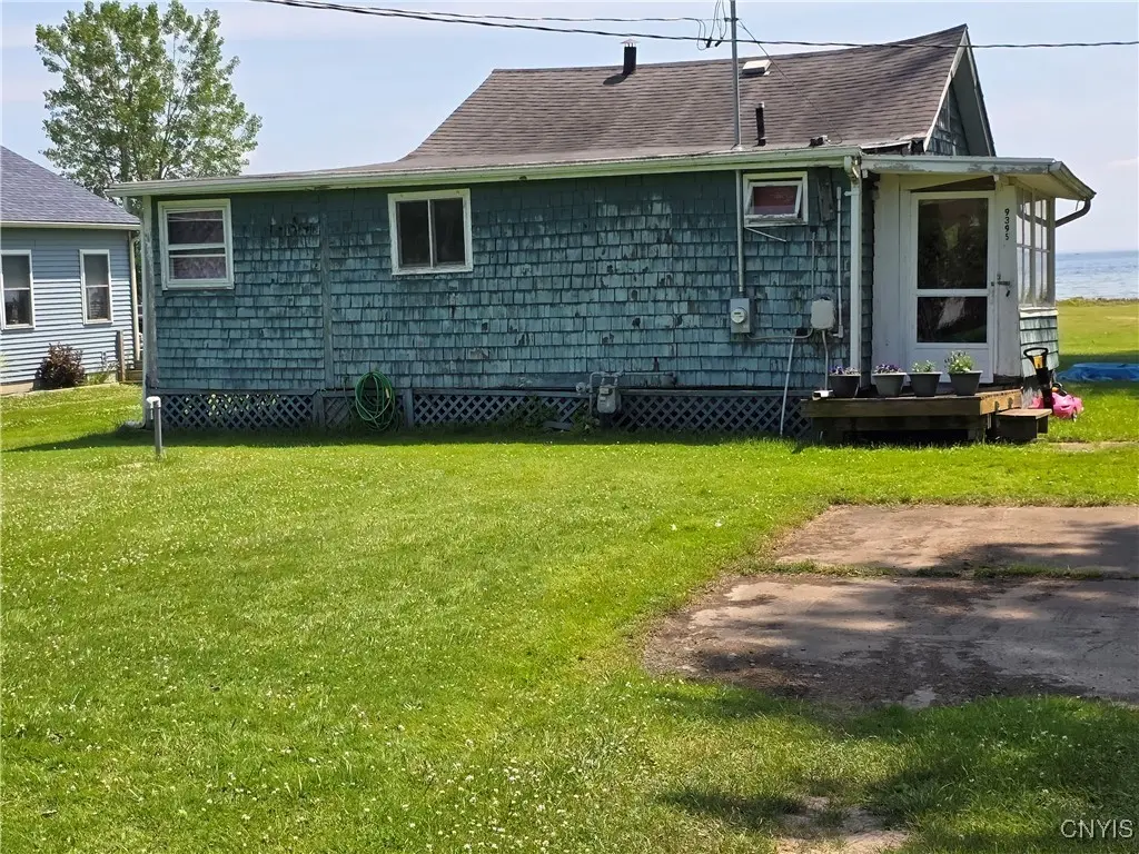 9395 Lakeshore View Rd