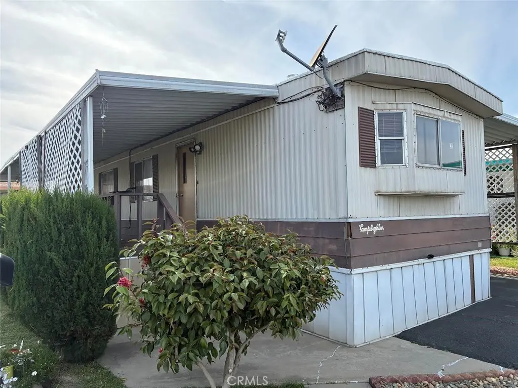 136 Seville Ct
