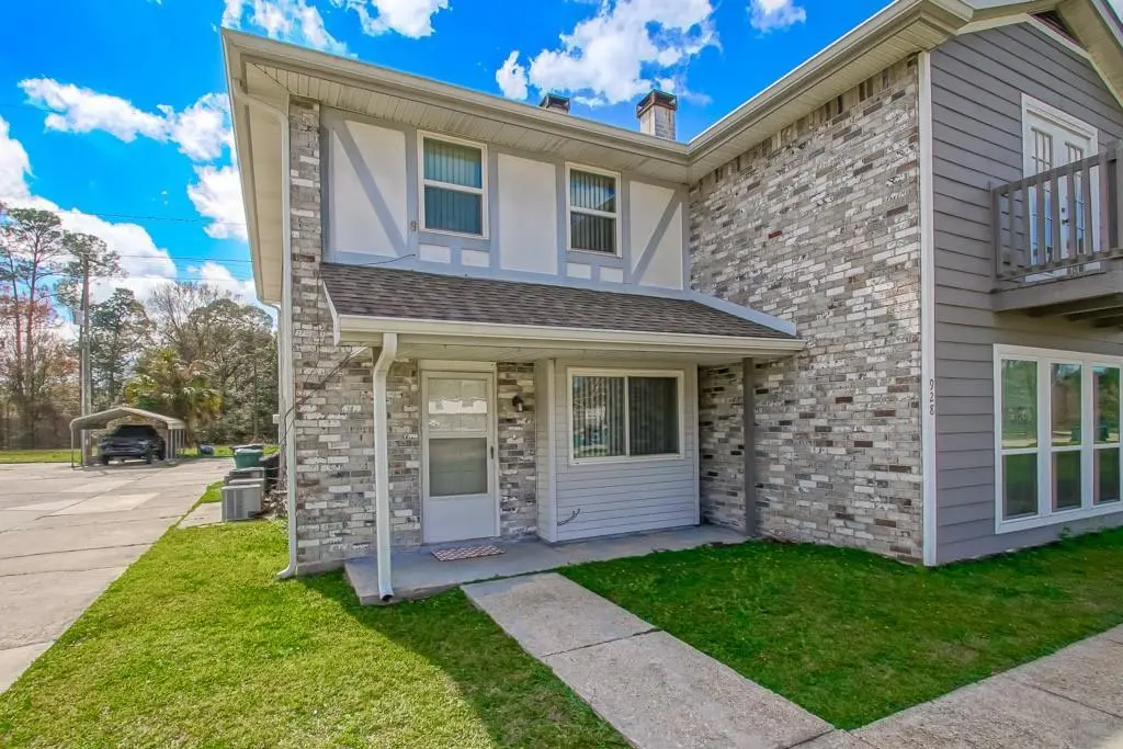 928 Asheville Dr