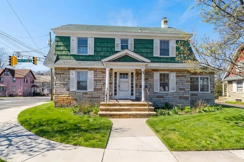 1 Mill St