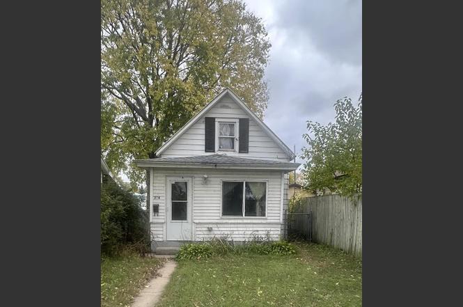 214 Rose St