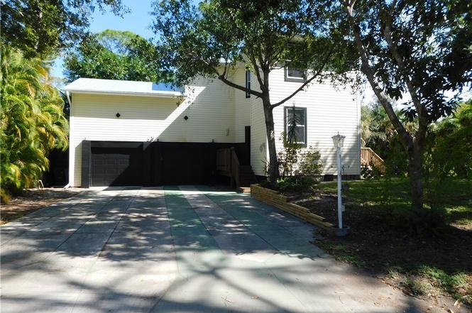 16990 Laurelin Ct