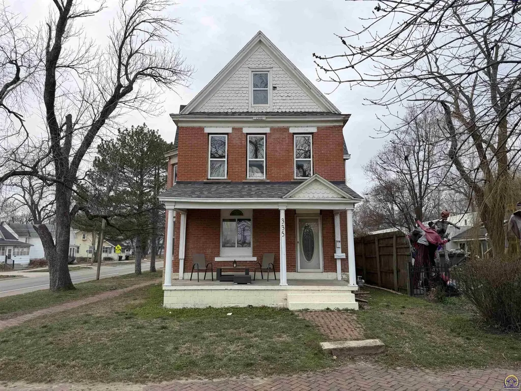 335 SW Western Ave