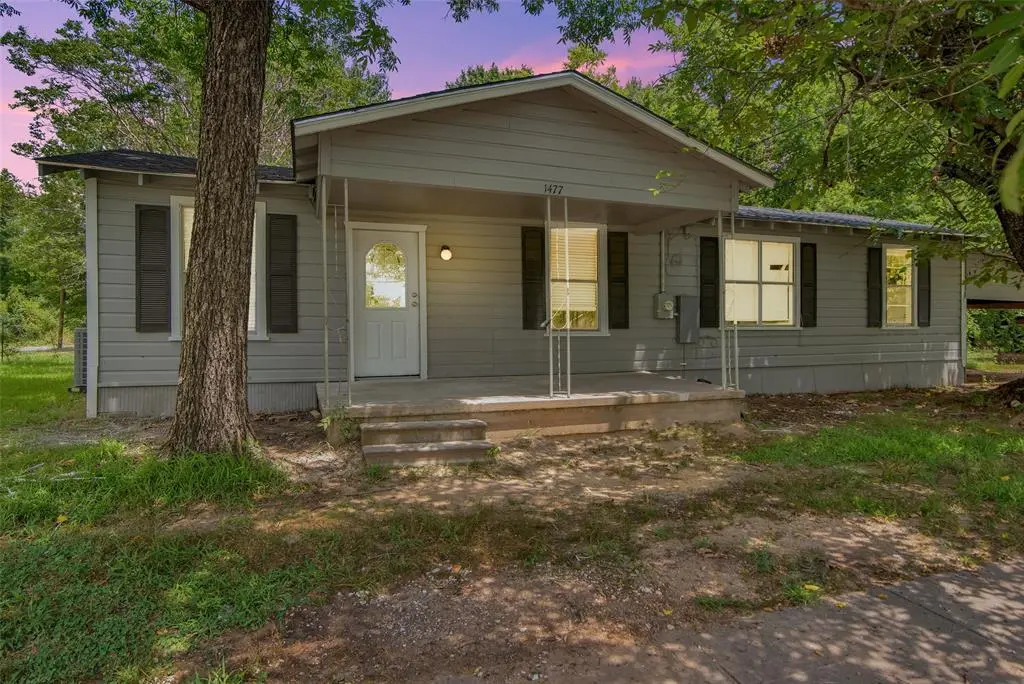 1477 W Austin St