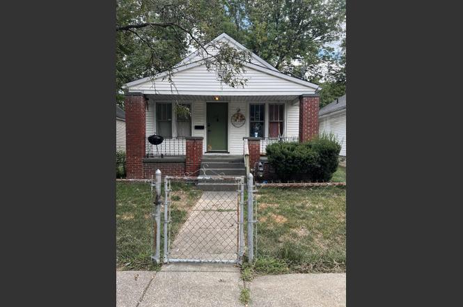 1215 Henning Ave