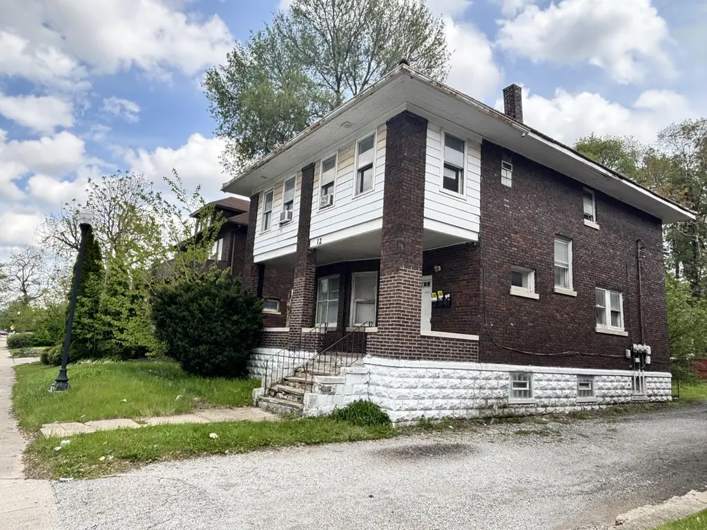 10-12 Waltham St