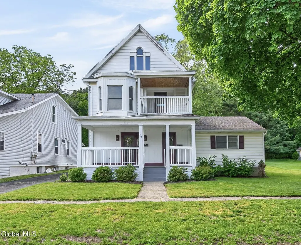 138 Davis Ave