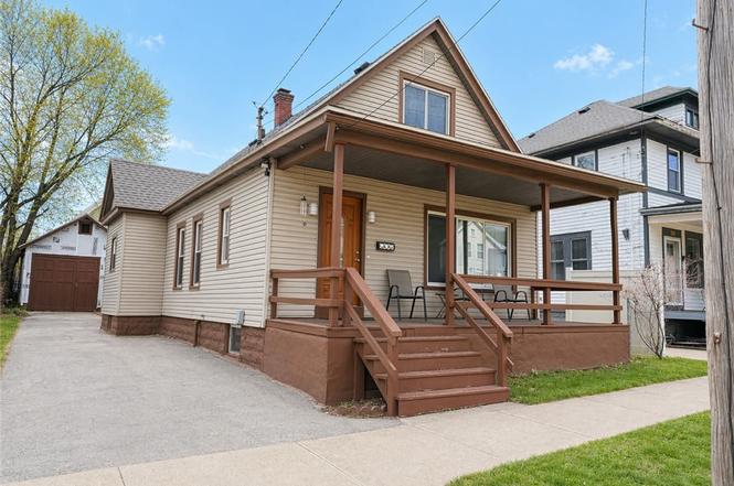 1219 Walnut St