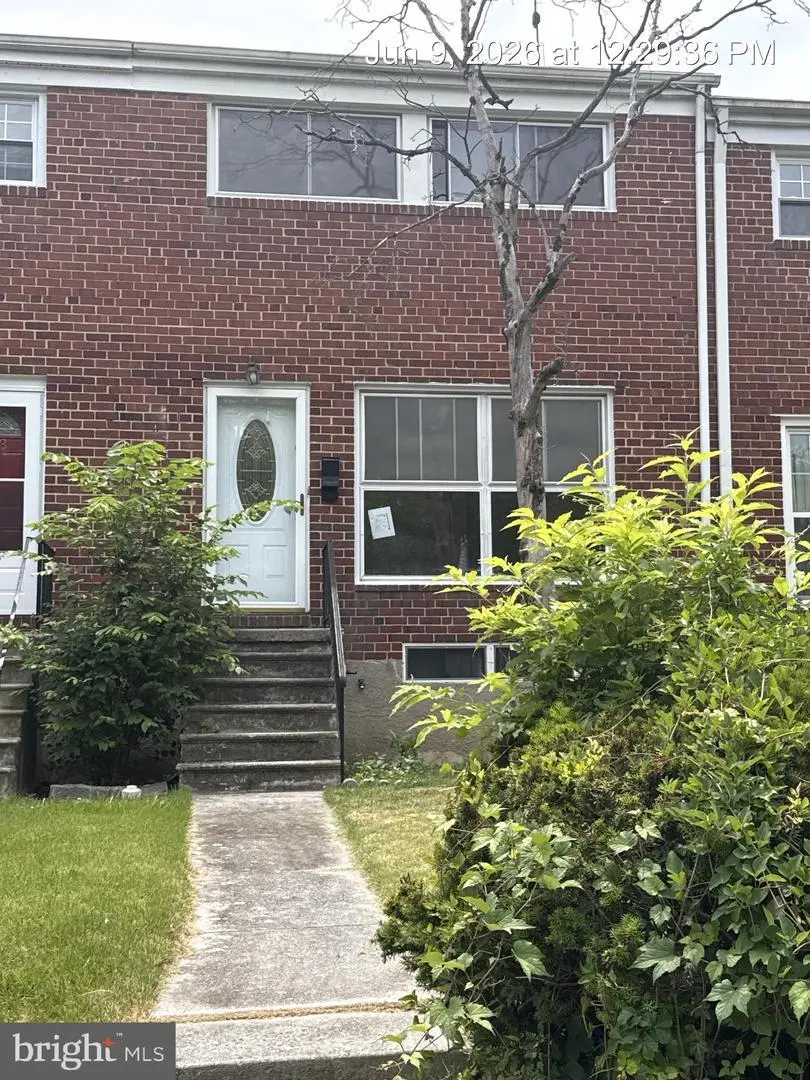 1015 Woodheights Ave