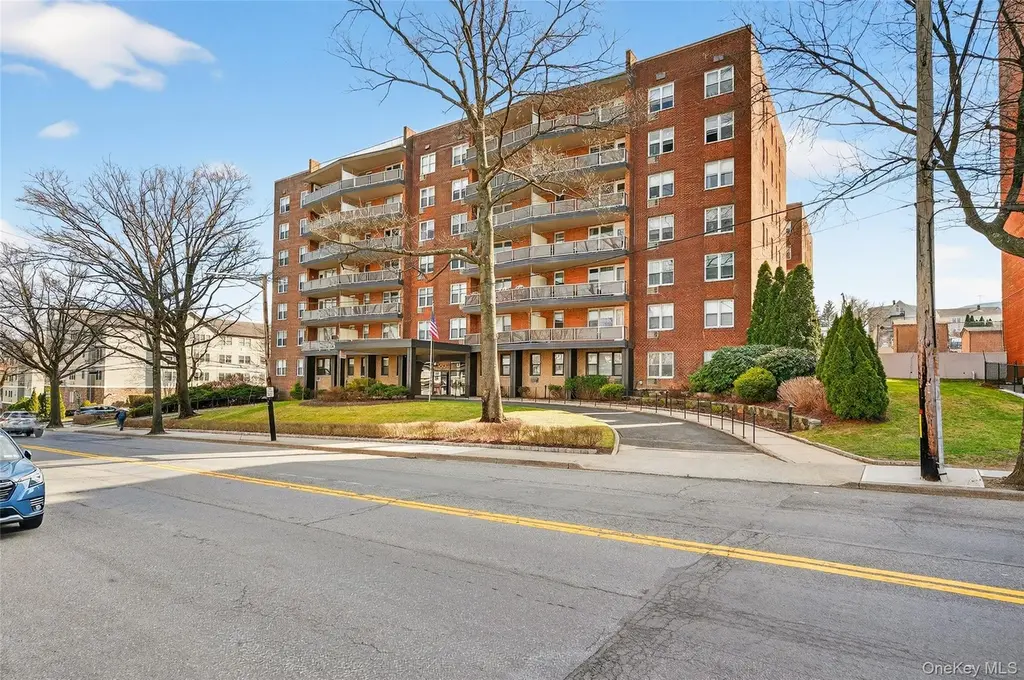 360 Westchester Ave #122