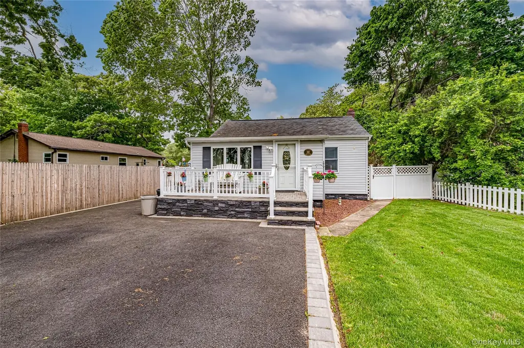 122 Church Dr