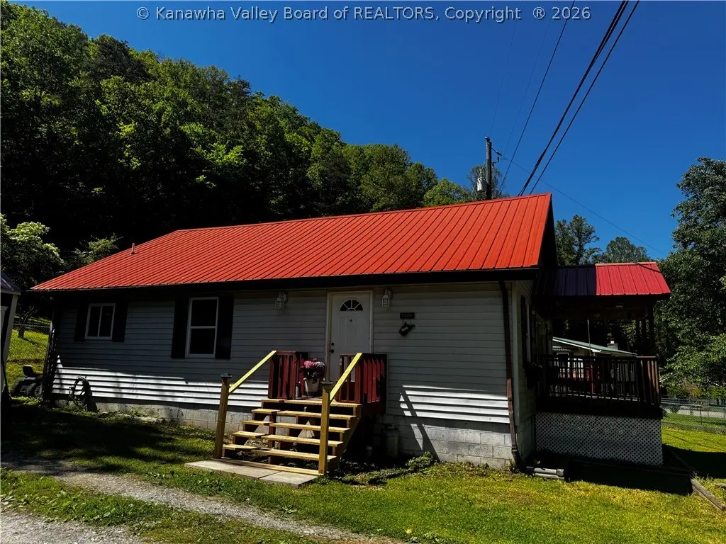 3728 Garrett Fork Rd
