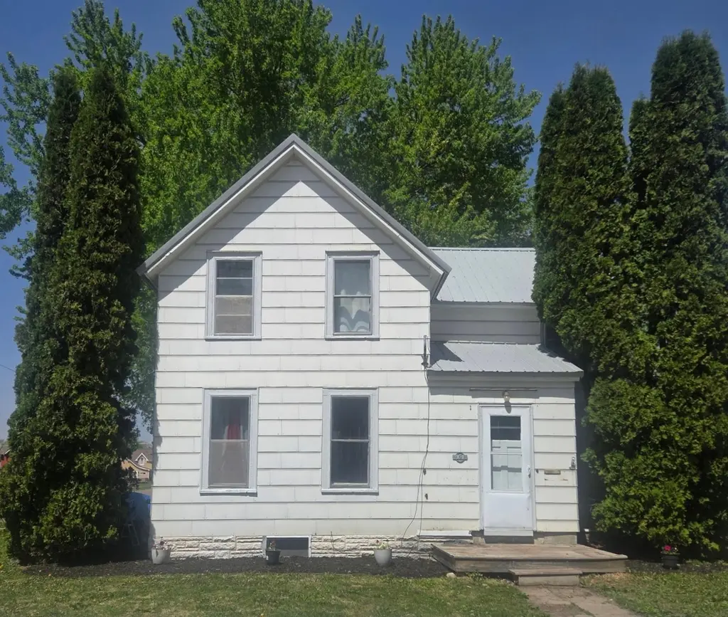 391 W Franklin St