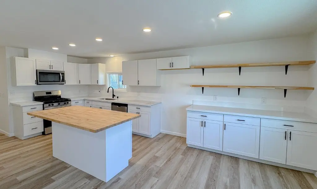 5840 Eureka Ln #83