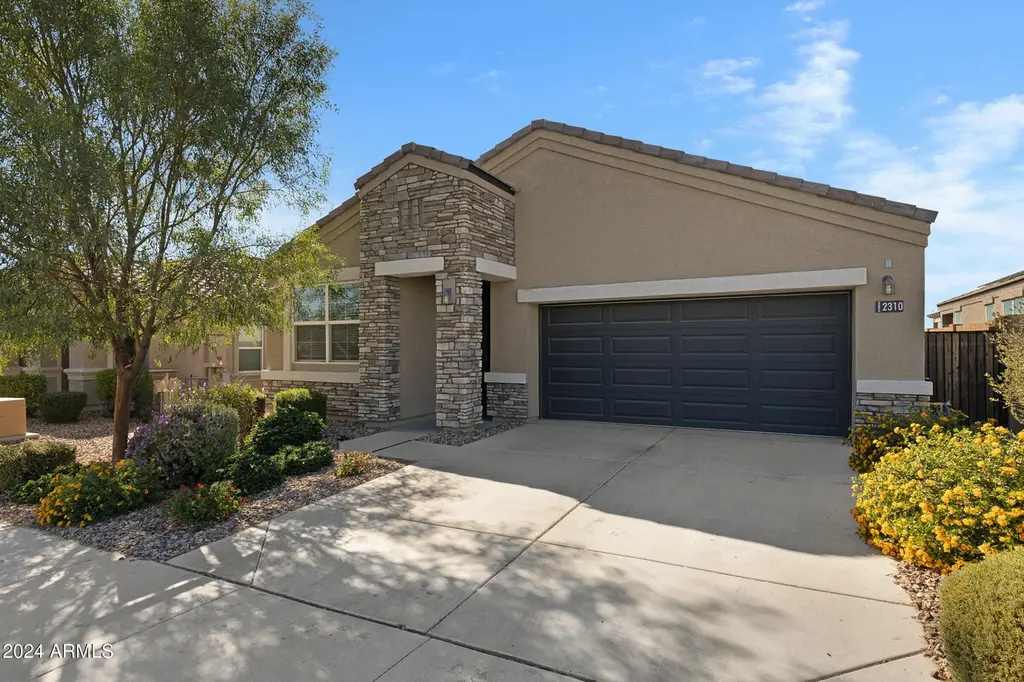 2310 N Comiskey Dr