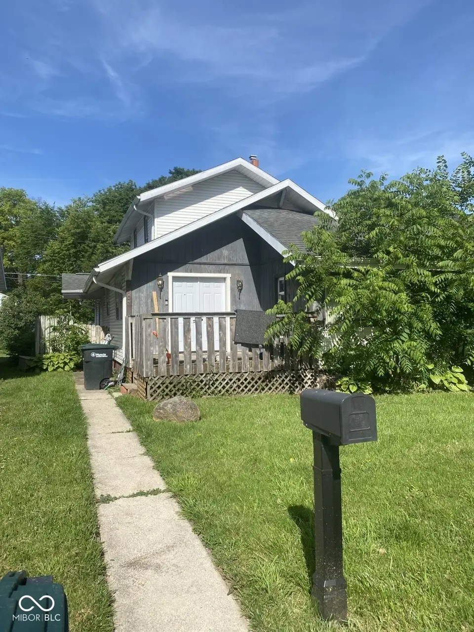 2103 S Burlington Dr