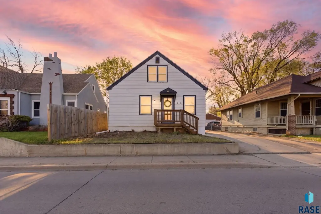 418 N Cliff Ave Ave