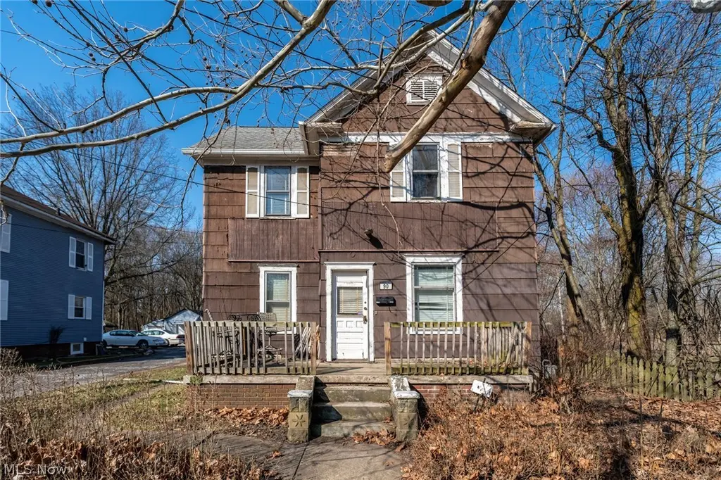 90 N Mahoning Ave